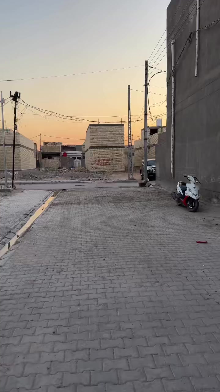 بيت للبيع الموقع حي طارق القديم  جاي من شارع السمجه ابفرع  المساحه 200 متر  بناء نضيف جنس العقار زراعي الشراي يتصل على هذا الرقم ***********   والسعر اول تعليق في الفيديو مثبت 
 #مصطفى العقاري
