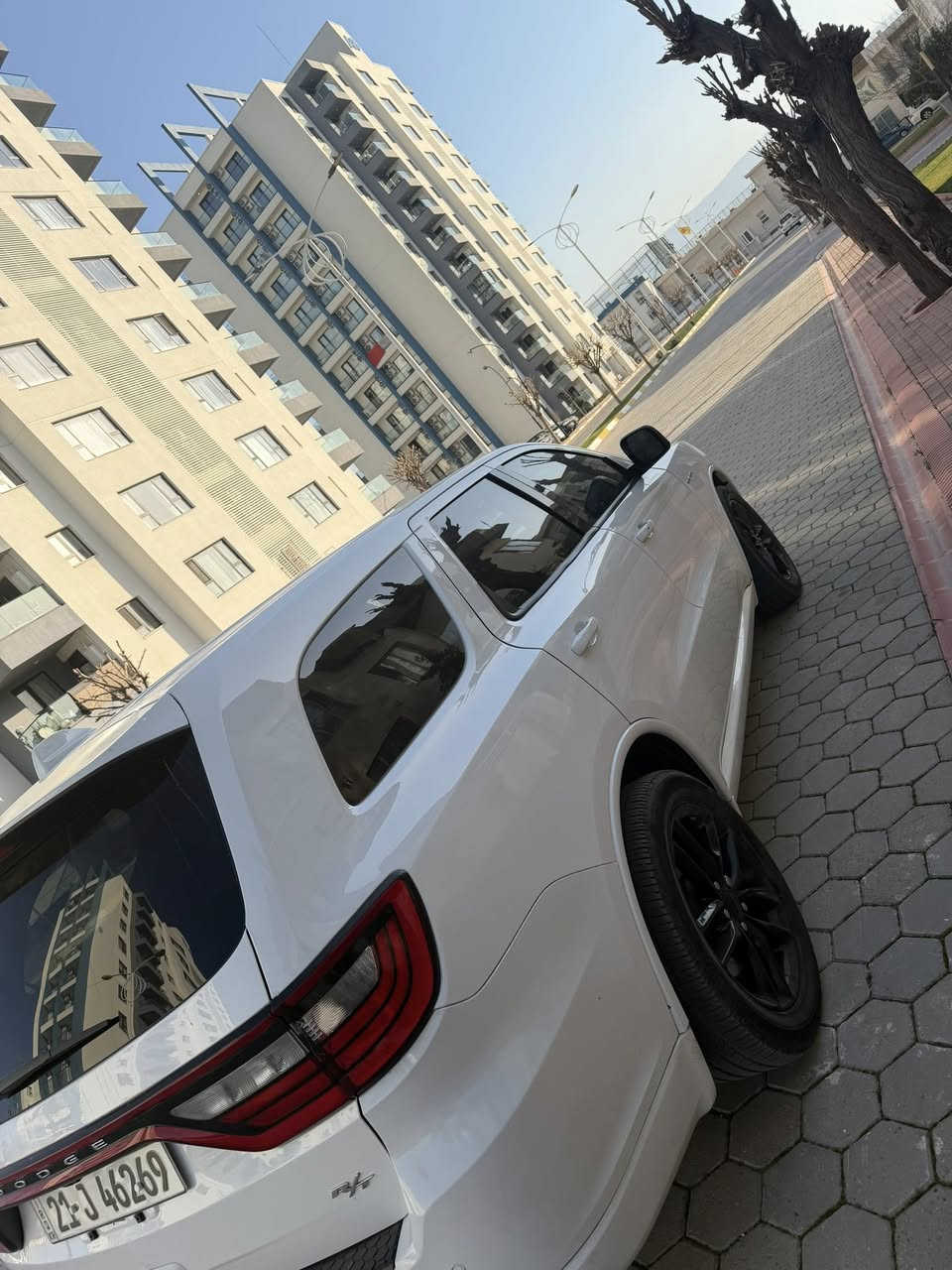 Dodge Durango R/T 2022
ماشية:٥٥ الف كم

الضرر: قطعتين صبخ والايرباكات سليمة

حجم المكينة/8 سلندر 5.7 Hemi

موصفات /

امريكي ، كشنات كهربائي تدفئة و تبريد و ميموري

شاشة ، حساسات امامي و خلفي ، ٧ راكب، رادار، لايت زينون و ليد ، نظام ابل كاربلاي،.

المكان/ السليمانية 
التواصل /***********
