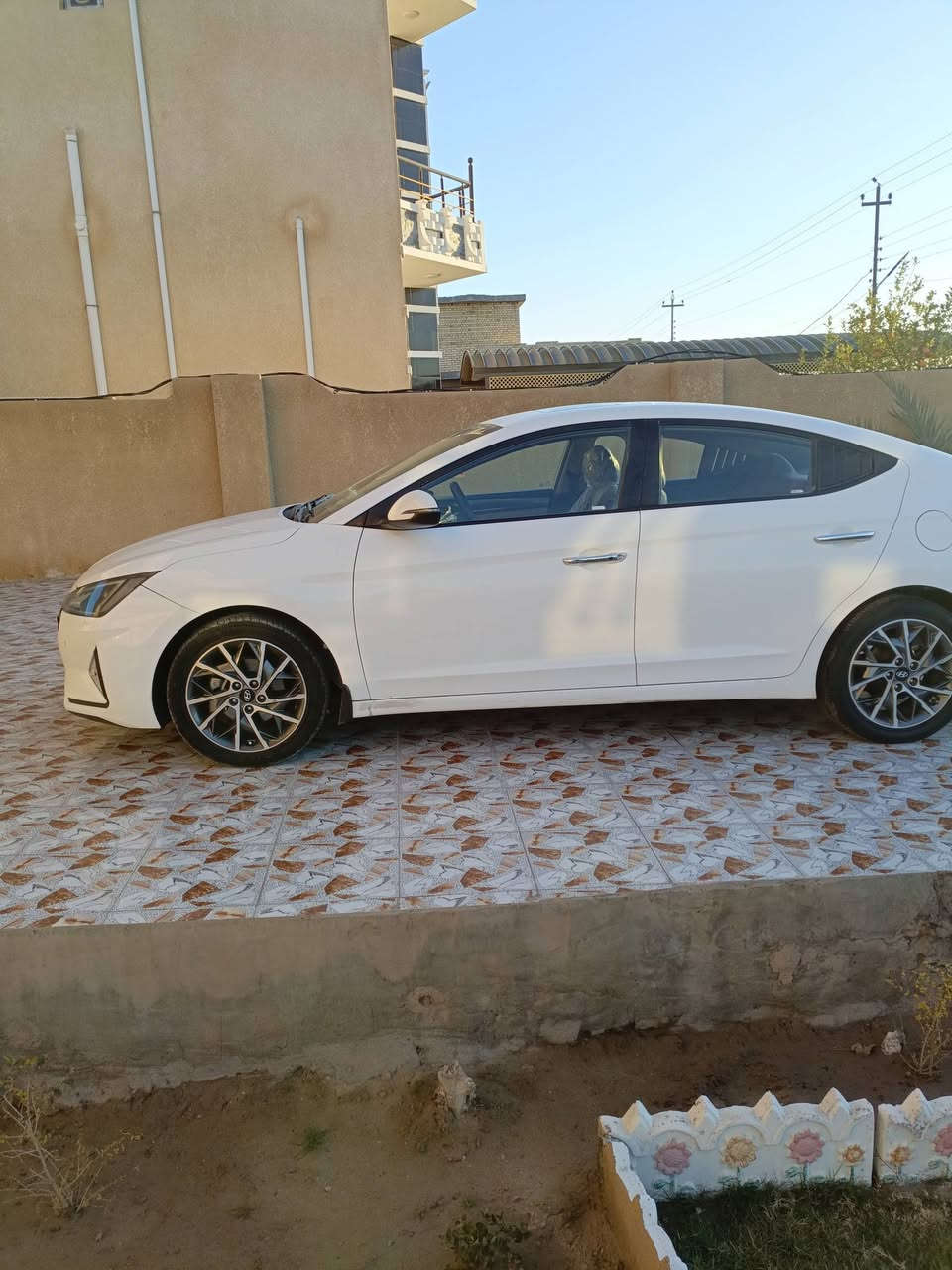 سلام عليكم 
النترا موديل 19 شكل ل20 خليجي 
محرك 2000, دوش
ماشيه 158
رقم بغداد الدولي 
بصمه تحكم ستيرن اشاير بلمري 
شاشه كامره اماميه وخلفية 
حساسات أمامية وخلفية 
لدات اماميه وخلفية 
سياره فول مواصفات 
سعر 158
مكان الانبار الكرمه 
***********
***********
سونار وي صور
