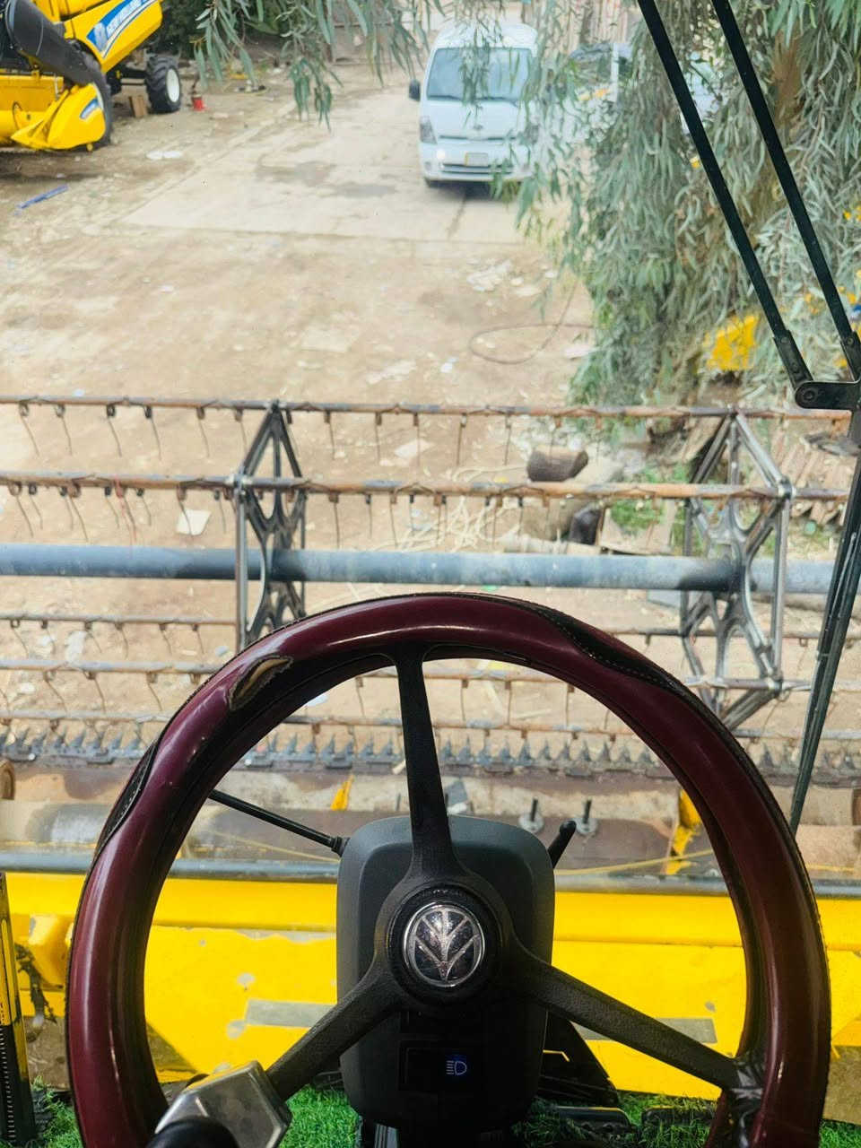 للبيع موديل 2013 حجم 5050 هيدرو دبل كشن فول كهرباء مكينه وضع عل الشركه مكينه مديومه ادامه عامه رقم أربيل وجاهزه للعمل التفاصيل أكثر اتصل على الرقم *********** العنوان نجف ناحية العباسيه رقم صاحب الحاصده انه مكلف بلنشر
