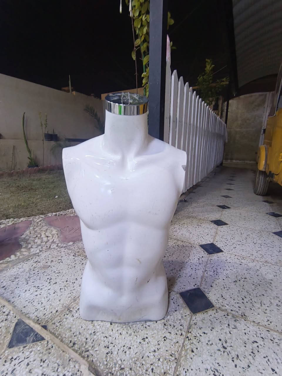 السلام عليكم
اغراض محل 
الجسم كامل سعر 10
والملكانه الكامله 20
واشخاطات عدد 7 سعر القطعه 4000
والسجج 17قطعه القطعه ب3000
العنوان بغداد
***********
