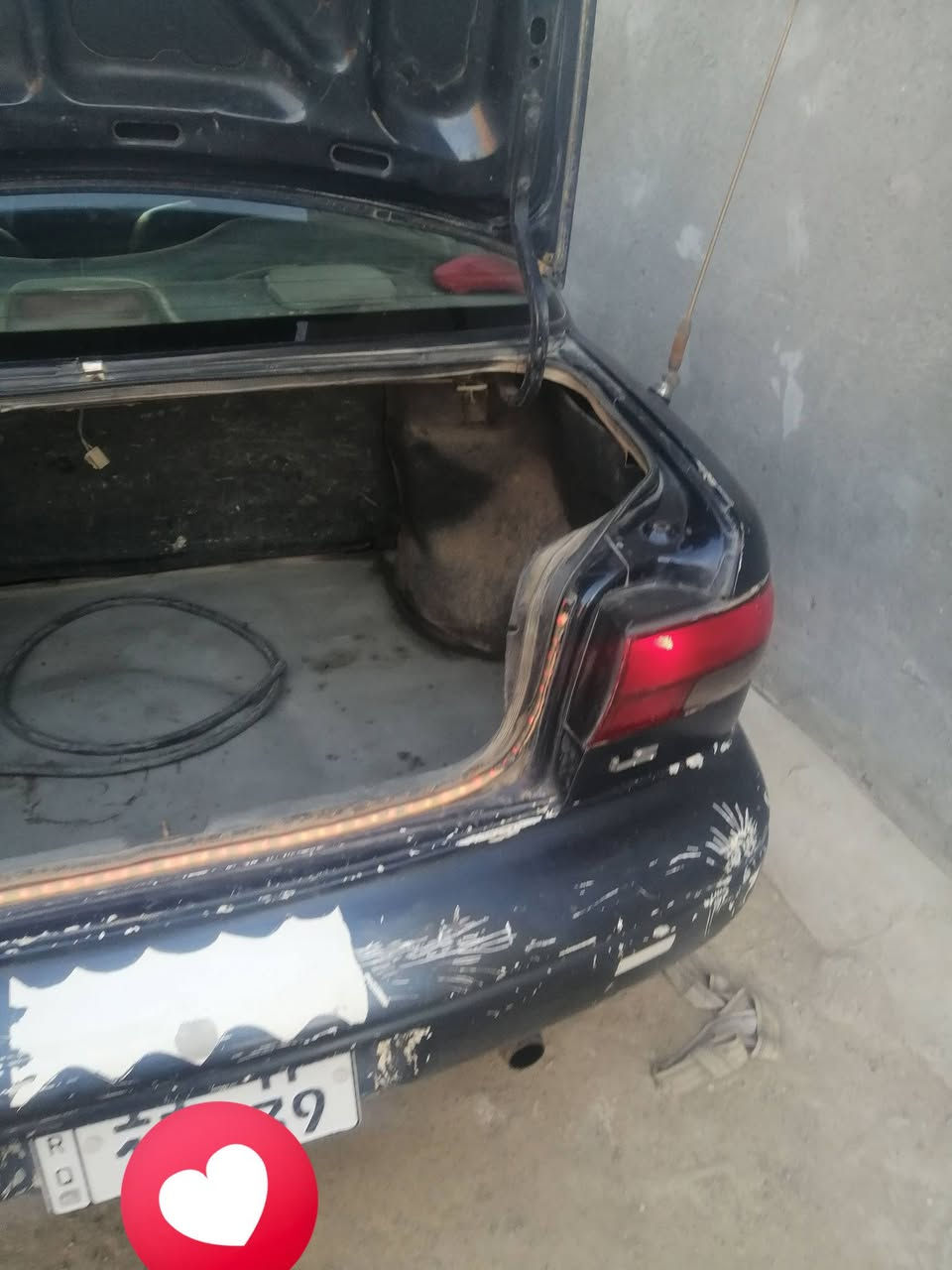 السلام عليكم للبيع سياره كيه سيفيا موديل ٩٥ رقم بغداد مشروع وطني رقم انكليزي السيارة مال جناي حداديه نضيفه هزه جديده مكينه مفتوح كير عادي كهربائات شغاله السعر ٢٨ وبيهه مجال العنوان واسط الصويرة رقم الهاتف *********** مامتواجد على الفيس الشراي يتصل ويدلل ولمايعجبه لايعلق الشراي يدلل
