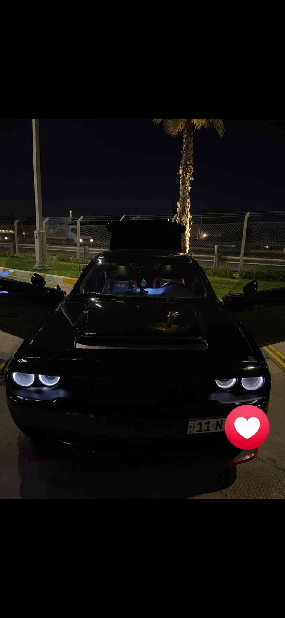 جالنجر 2018v6 
ماشية 85 
سيارة على ايدي وكلش مداريه مال جناي باسمي 
غرفة جديدة 
بولش وعناية جديدة 
ادامة كاملة للمحرك جديدة 
سيارة سحبه ابد مو مال ستة ماشاءالله 
مواصفات تشغيل عن بعد  بصمات عدد 2 قطعتين  تبريد مناخ منفصل  شاشة كار بلي جام اوتو وضع سبورت لايت زنون وكشافات هيلكات كت كامل دايمون ويل 20 نجمة 
تحكمات ستيرن وباقي مواصفات معروفة 
حادثه بداية بنيد وجاملغ السايق وبالعراق انطخ جاملغ السكن 
سعر 158 وبيه مجال 
***********. بغداد
