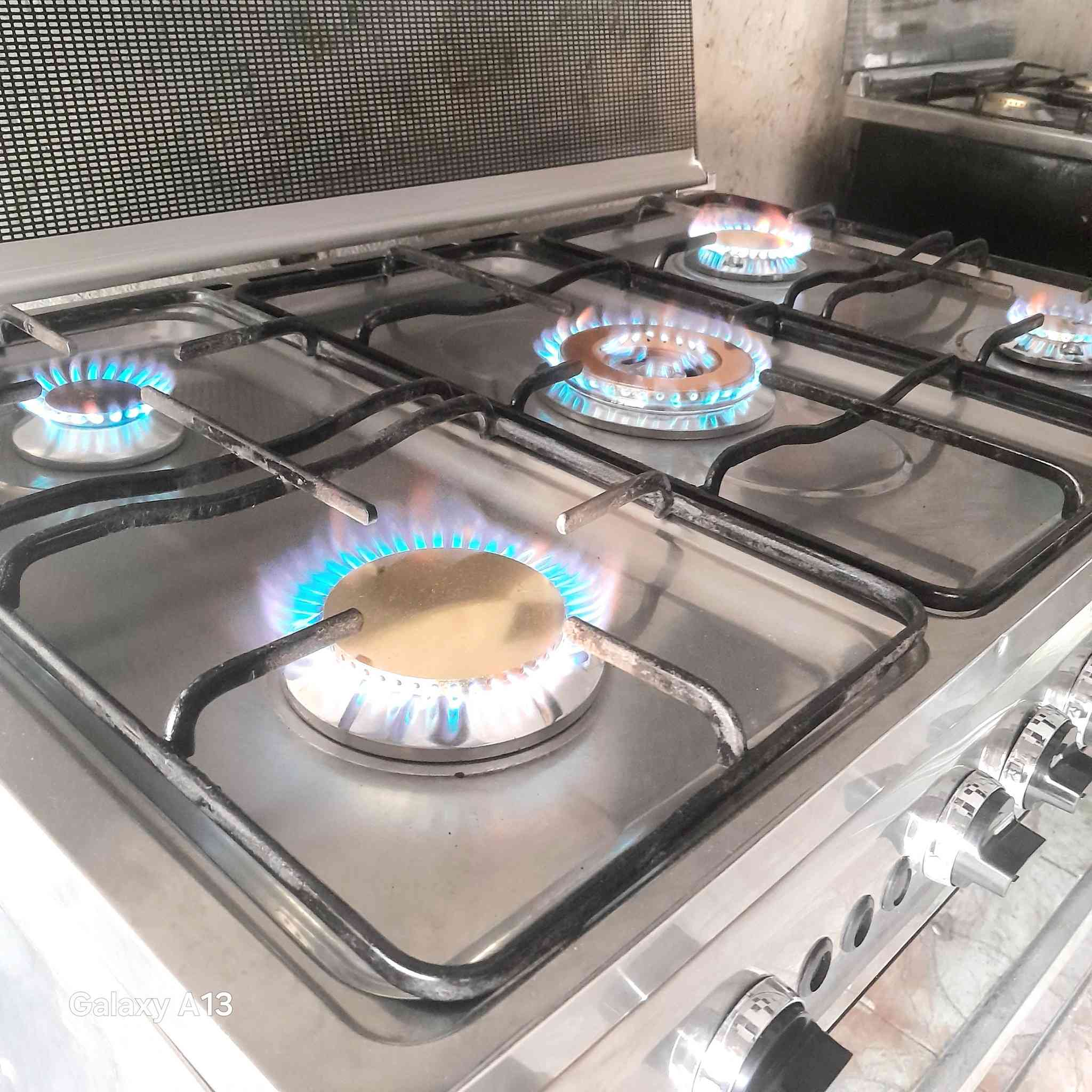 يالله طباخ فرش مصري استيل باب اول اخو الجديد كوله شغال وعلى الفحص العنوان حي النداء شارع المكاتب وتساب مازنجر موجود ***********
