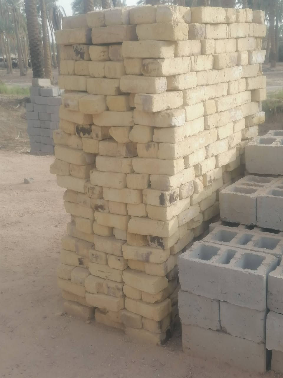طابوق للبيع ألف 150 جديد المكان مشخاب تصال على رقم *********** جوه السوق
