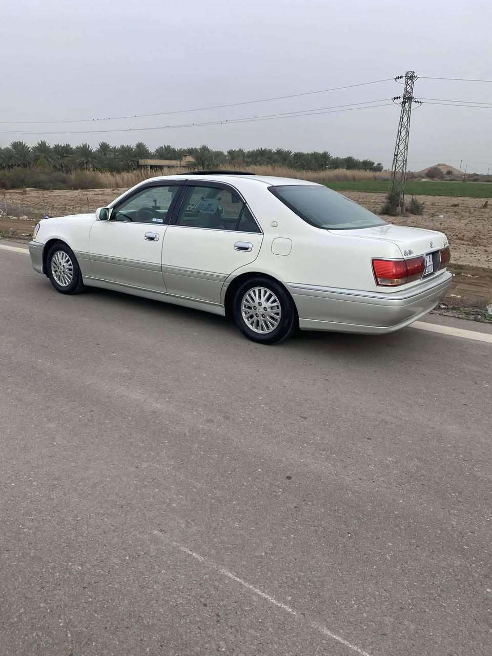 السلام عليكم للبيع ملكه موديل 2000 اصل لون أبيض خضراوي محزم اصل مكفوله من كصه ونقل جثه وأصوليات رقم إنكليزي كركوك مشروع وطني سنويه لل 2030  شرط التحويل ثاني يوم سياره نضيفه كلش موصفات فتحه اربع دكم أربع كشنات كهرباء شغالات ستيرن كهرباء مثبت سرعه برده خلفيه تشغيل عن بعد محرك ففتي الاقتصادي لاصرف ولا دونز كير توني شاده تخم تاير جديد صدر امامي خلفي خير من الله سياره مال جناي تراي وين مايعجبك شرط ترايك ١٨٠ مكاني بابل حله ناحيه النيل رقمي *********** والشراي خابرني وتدلل
