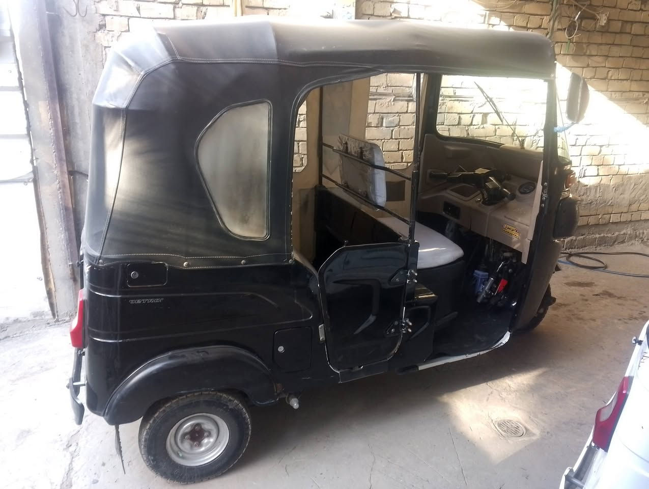 السلام عليكم تكتك للبيع مديل 2022 شهر 11 مكفوله من الضربه ولصبق سعر 9000 بيها مجال العنوان بقداد رئاسة العبيدي مامتواجد علفيس رقم الهاتف ***********ــ ***********
