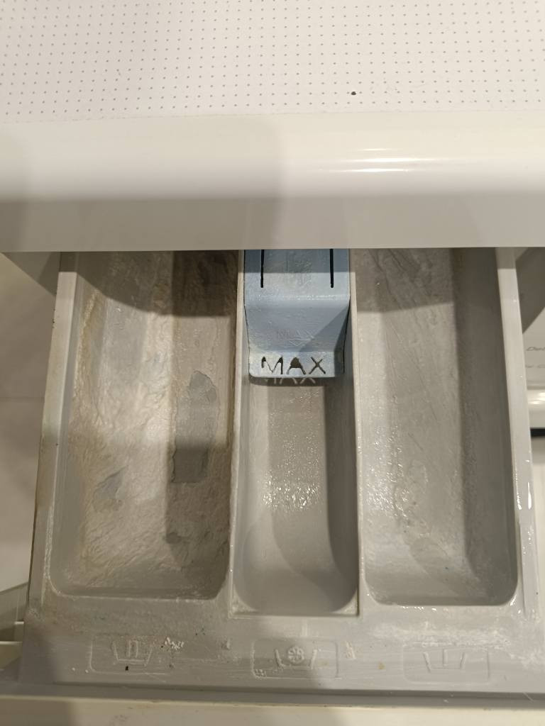 غسالە LG کوری 7 كيلو مستعمل بی عەیب
نرخ150هەزار مامەڵەیەکی کەم أربيل, العراق


**إذا كنت صاحب هذا الإعلان وتريد حذفه لأي سبب، رجاءا أرسل رسالة إلى الدعم الفني**