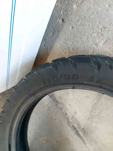 سلام عليكم تاير لايتي جبلي نقشه خشنه ويرهم بوكسر قبل شهر خذته ب30 ابيع قفل 15 الف مكاني كربلاء ***********
