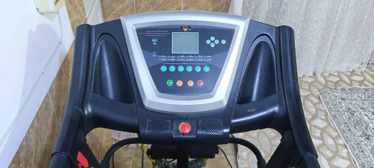 مواسفات 
٢٢٠ کیلۆ هەڵدەگرێت 
١٦ کیلۆمەتر سەریعیەتی 
هەموو گیانی مەزبووت بێ کێشەیە مەعەمەلەیەکی برایانە 
 
شوێن ڕانیە و گەیاندنیش هەیە
*********** رانية, السليمانية
