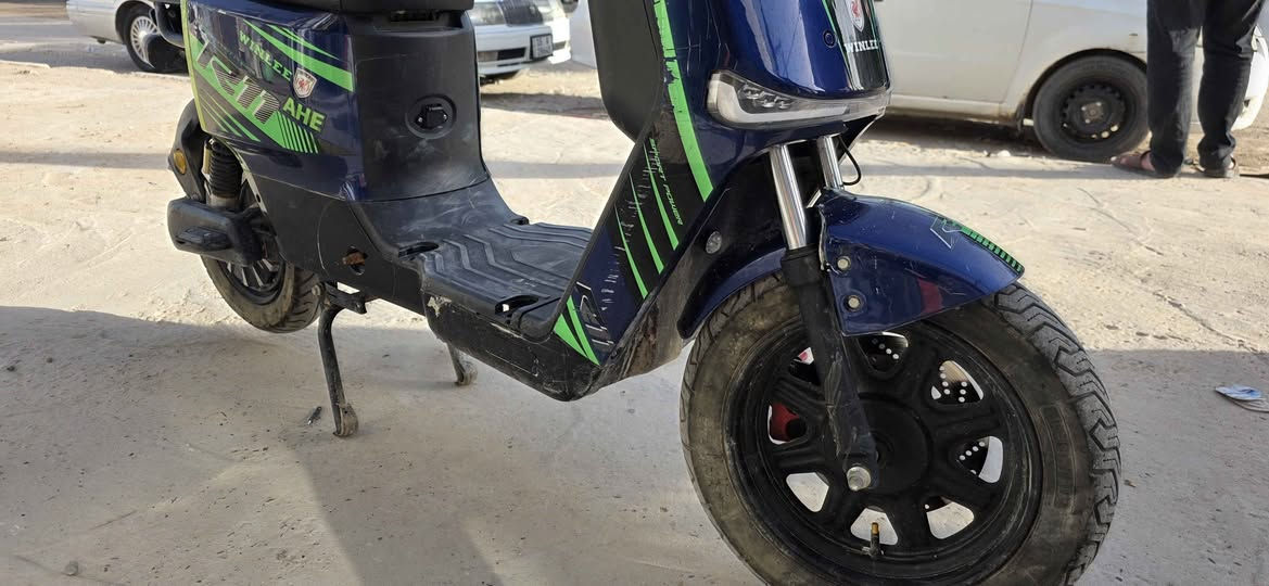 دراجة شحن R11 نضيفه بطارية جديدة شحنه يبقى 3 ايام سرعته 100 بالشاشة لكن الحقيقي 70 الى 80
0 كم ساعة .... الدراجة بيه مجال للشراية اداري بالسعر سبب البيع شلك علاقه ؟ النجف, العراق


**إذا كنت صاحب هذا الإعلان وتريد حذفه لأي سبب، رجاءا أرسل رسالة إلى الدعم الفني**