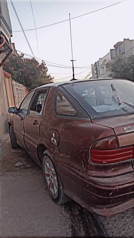 گلاند مستەر بۆشی ئاڕم پلاستیك مۆدیل 1991 گێڕ مەکینە تەقەو رەقەی بەشەرتە سەیارەکە تازە توند کراوەتەوە ناو داخیلی زۆر جوانی لەسەرە بێ خایسە زۆر توندو تۆڵە  جام کارەبـایە گێچەکانی بەنزین حەماوە هەمووی ئیش دەکا سەیارەکە تا بڵێی بێ کێشەیە مەزبوتە ماڵی فەقیرە
سعرەکەشی 10$ وەرەقە قووفل قوفلیتی یەک دینار کەمتر دەست نادا
*********** أربيل, العراق
