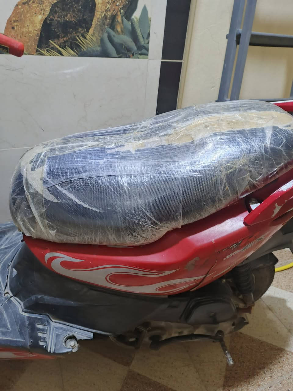 السلام عليكم دراجه لبيع ابيع كومه حديد يرادلها شي بسيط وصير اني ابيعلك كومه حديد مكان الدراجه بعقوبه التحرير قرب جامع الانفال الاستفسار خاص او على الرقم *********** سعرها 150 وبيها مجال
