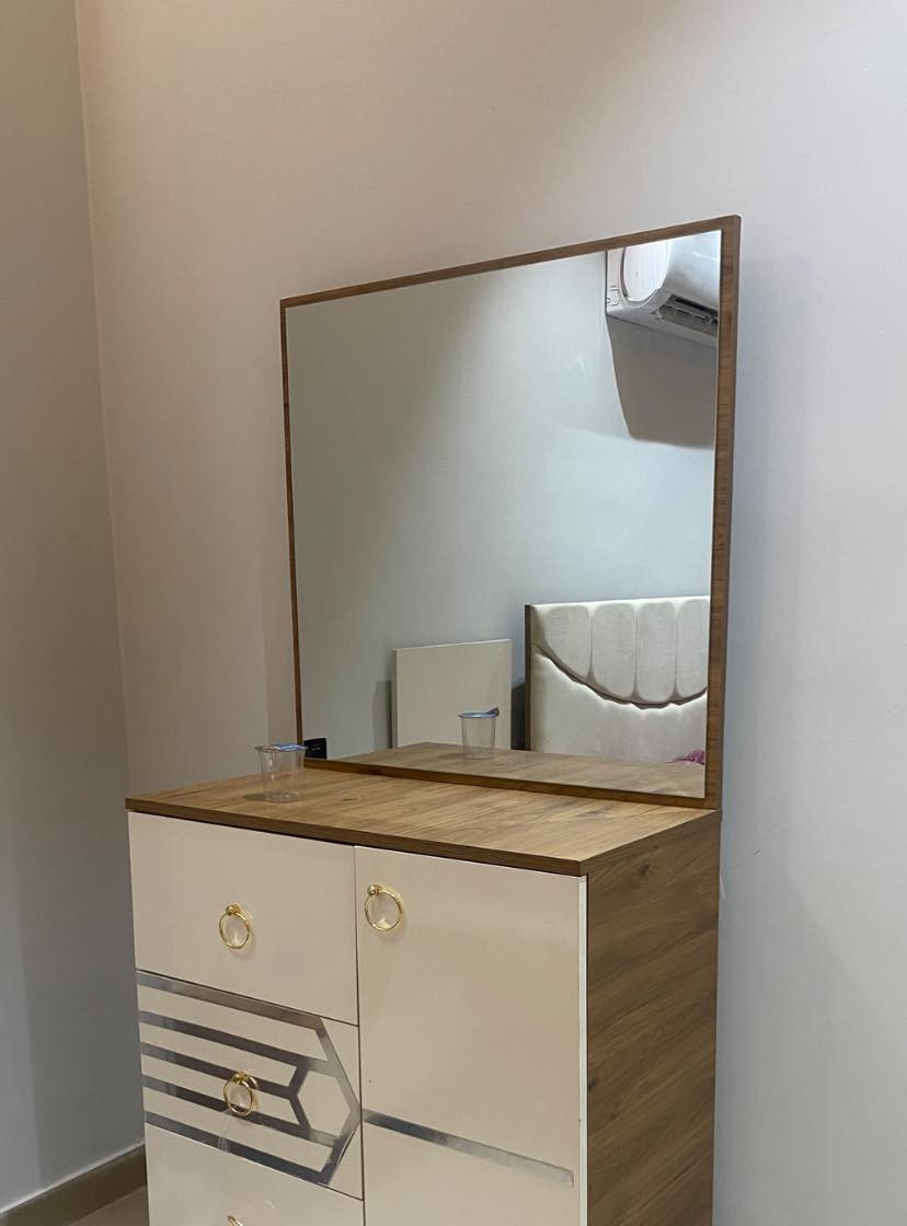 غرفه نوم تركيه اخت الجديده 
السعر 750 قفل محد نايم عليها 
6 قطع 
للاستفسار الاتصال على ***********
