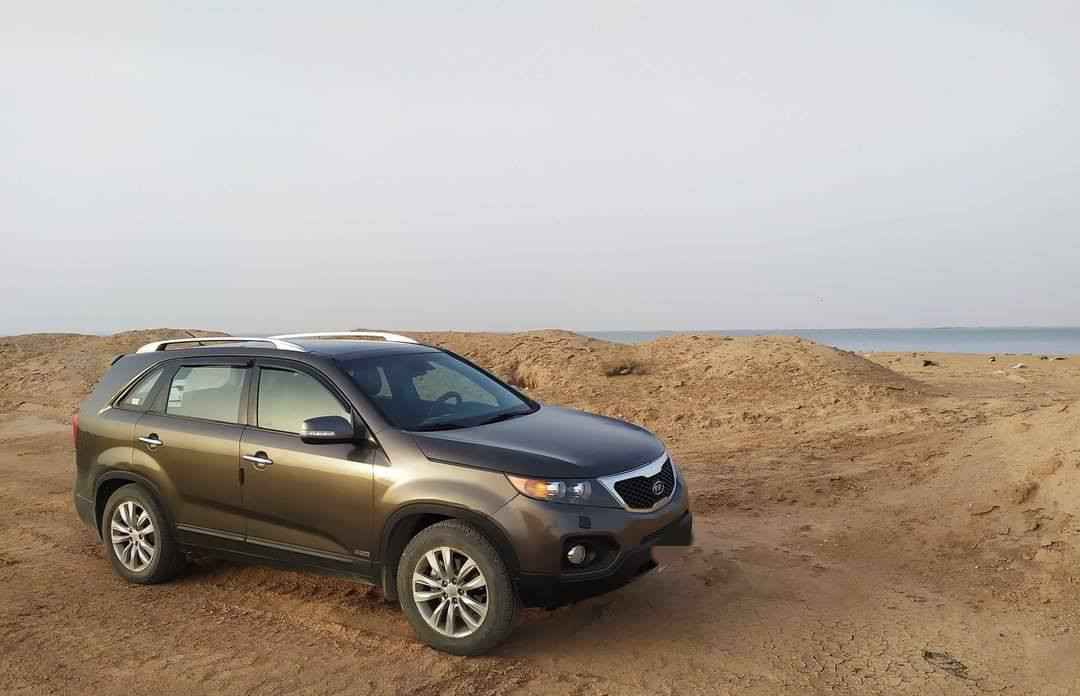 السلام عليكم ورحمة الله وبركاته للبيع او مراوس   
سورنتو 2010 رقم اربيل  الون زيتوني
سياره فول مواصفات خليجي 
محرك 6سلندر 
7راكب 
3قطع تبريد 
فور ويل 
تشغيل بصمه ابواب بصمه 
تحكم ستيرن 
اشاير بل مري 
بنرامه 
كشنات جلد 

باتري جديد 
محرك توني بدلته كله قطع وكاله اصلي 
سنويه ساقطه 
سياره بيه بارد حافت البنيد 
وعندي صوره قبل الشغل 
وبيه شخوط بل باب عكس السايق وكحلتهن 

 ***********
