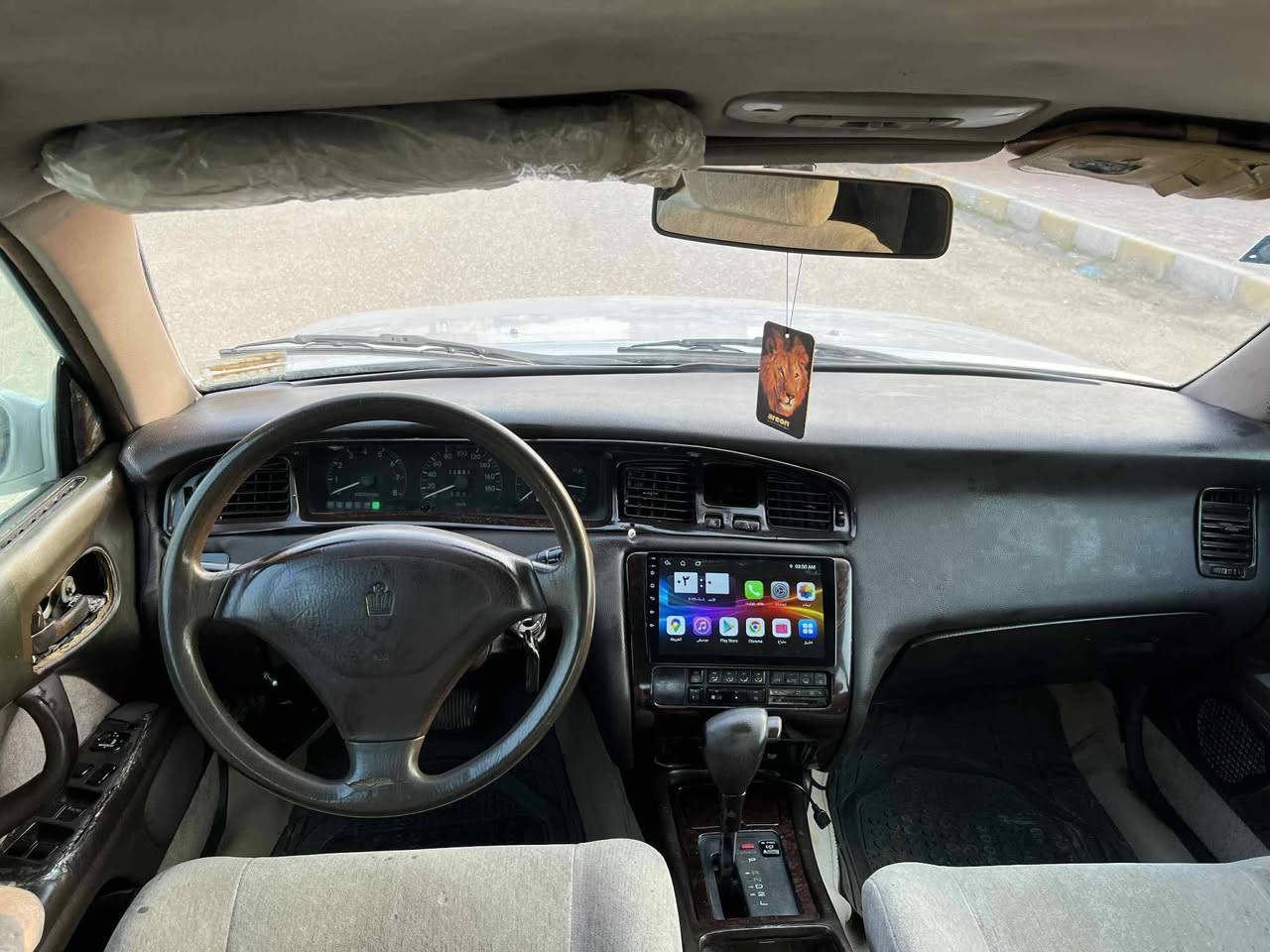 السلام عليكم بطه موديل 95 السياره كفاله عامه مكينه  ثنين ونص    ماكينه  كير جدد حداديه 100% تخم تاير جدد كهربائيات كلها شغاله تبريد ثلج اسنويه لل 27 مشروع وطني مكان السياره العماره السياره بمعنى الكلمه جاهزه سنتر لوك شغال شاشه جديده السياره ب 54 وبيها مجال قليل رقم الهاتف***********
