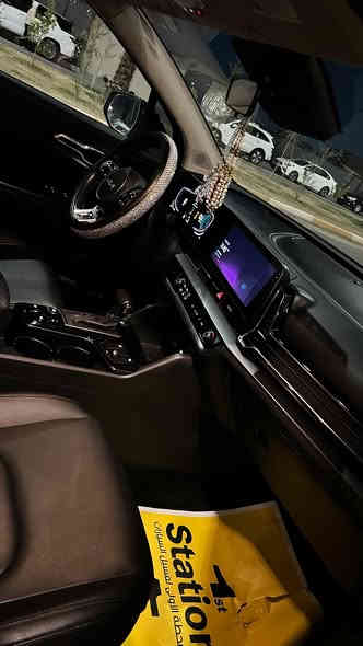 كيا سبورتج 2023
وارد أمريكي فول مواصفات عدى الفتحه 
دعاميه الاماميه فقط ( بدون أيرباكات مكفوله )
 المواصفات....
رادار أمامي 
رادار خلفي 
شاشه كبيره متصله 
تحديد مسار 
حساسات اماميه وخلفيه 
تحكمات ستيرن جهتين 
كراسي كهرباء 
تدفئه تبريد لمس مناخ منفصل 
داخل اسود جلد 
قطعتين تبريد 
بصمات أبواب وجنطه وتشغيل 
ويل كب كروم 
تخم تايرات جديد 
ماشيه ٢٢٠٠ كيلو فقط 
وبعد اكو مواصفات ما ذكرتها 
السعر 218  ورقه مكاني بغداد 
للاتصال على الرقم ***********
