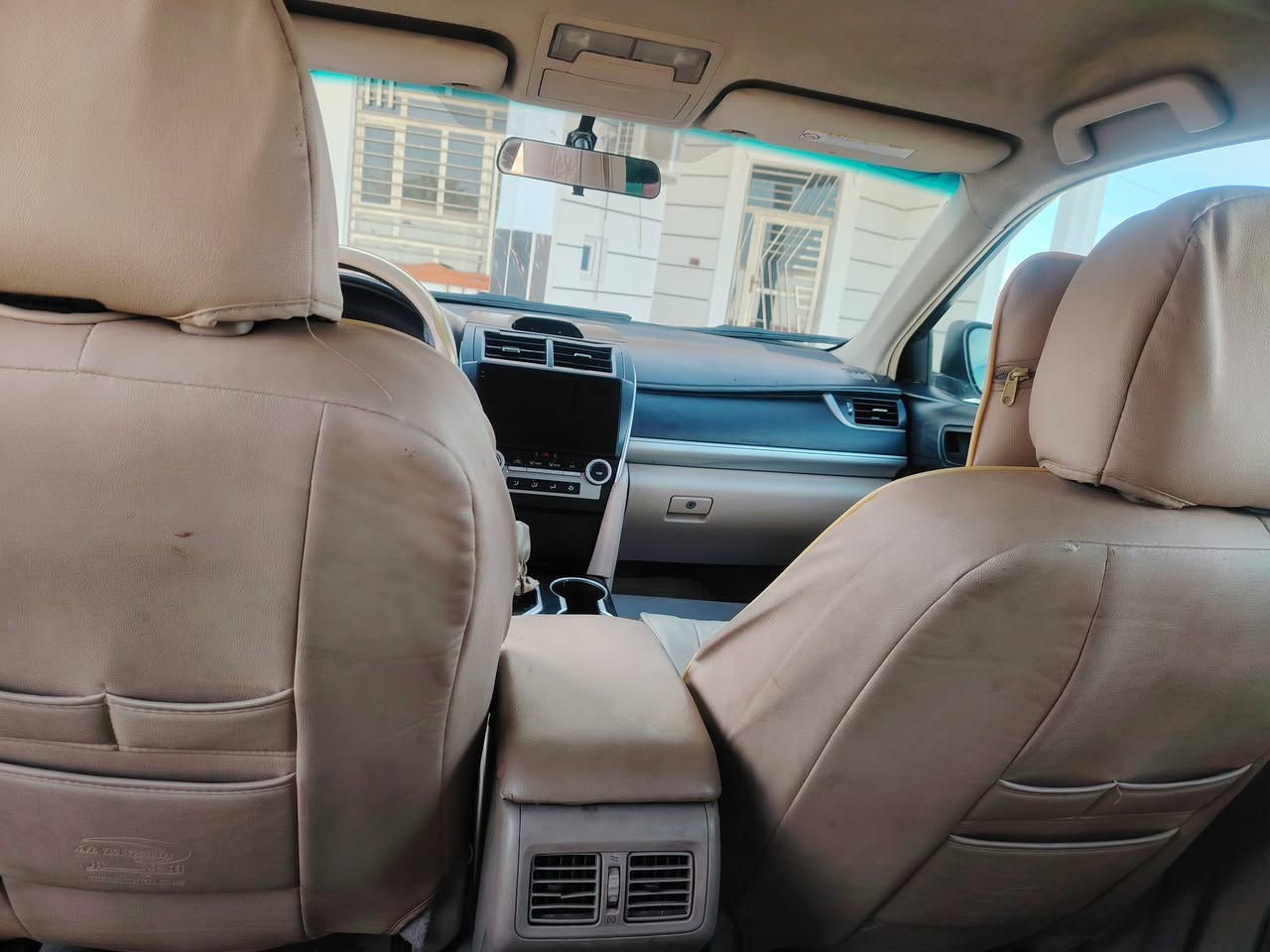 كامري خليجي موديل ٢٠١٦ ضرر جاملغات اماميه وبنيد بيه دواخل صفحه اليمين شي بسيط محرك وكير شرط ماشيه ٣١٦ كيلو هزه سنويه كله جديد شرط التحويل والغرامات مكان السيارة صلاح الدين بيجي *********** او *********** اعتذر عن بيع القسط والوعده السعر ١٢٩ وبيها مجال شي قليل
