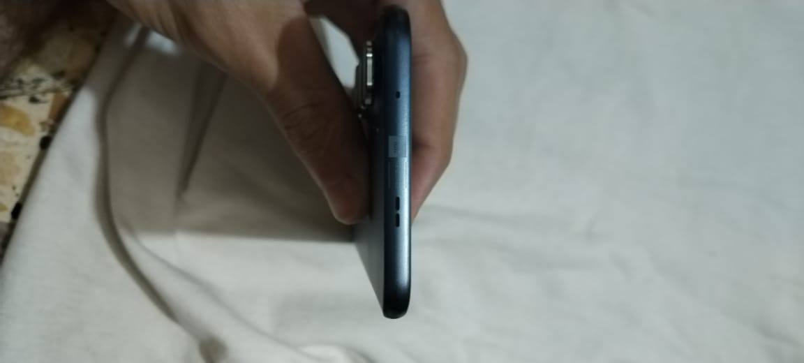 سلام عليكم اخوان جهاز للبيع Infinix HOT 60 Pro+جهاز اخو جديد ستخدام قليل يعني زلغ مابيمعه كامل ملحقات كارتونه شاحنه سماعه وكفرات ثنين ذاكره مالته 256 يشغل 60 فريم بوبجي  سعر 260 الف وبي مجال قليل عنوان بغداد الدوره مستعجل ع بيعته اخوان مو شراي ليجي فدوه رقم هاتف *********** واتساب هم موجود عير متواجد فيس وشكرا
