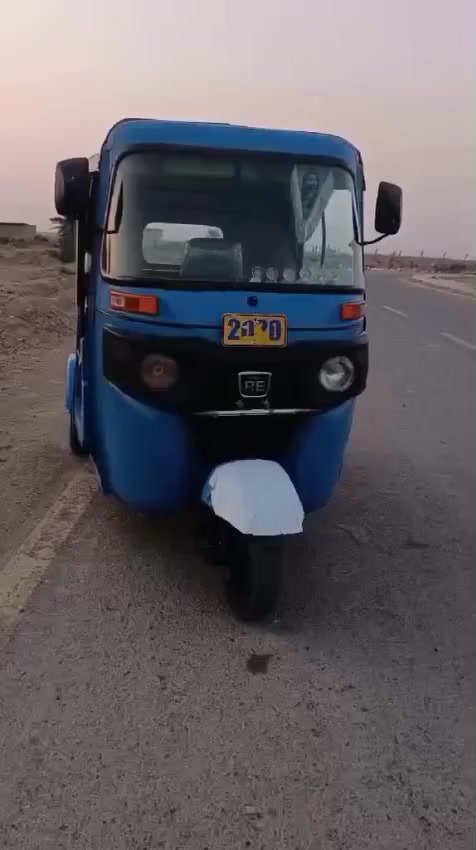 السلام عليكم تكتك للبيع موديل 20 شهر ٩ رقم وسنويه انكليزي
***********
