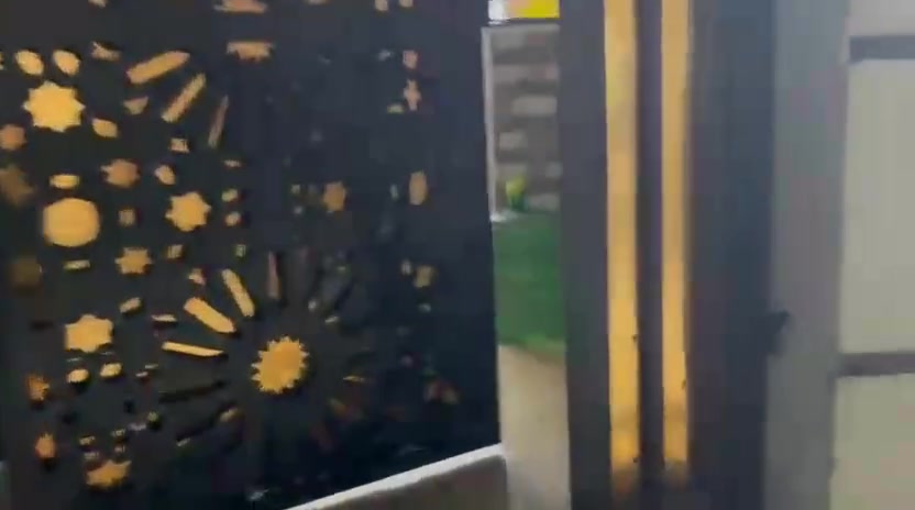 نصف قطعه للبيع  قطاع 15على شارع الداخل المساحه 72متر يحتوي على طابقين وبيتونه كبيره وثلاث غرف نوم  ويحتوي على حمامين +تواليت خارجي  السعر  165
رقم الهاتف ***********
نصف قطعه للبيع  قطاع 15على شارع الداخل المساحه 72متر يحتوي على طابقين وبيتونه كبيره وثلاث غرف نوم  ويحتوي على حمامين +تواليت خارجي  السعر  165
