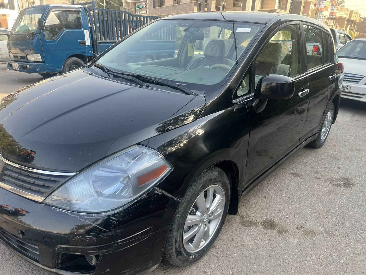 السلام عليكم نيسان فيرسا موديل ٢٠٠٧ للبيع اوامراوس السياره جاهزه كيرومكينه مكفولات صدر نظيف تبريد ثلج وارد امريكي ضررها طخه بالجاملغ الخلفي السياره ليبل واحد جاهزه من كلشي السعر ٦٣ وبيها مجال مكان بغداد الحريه للاتصال ***********
