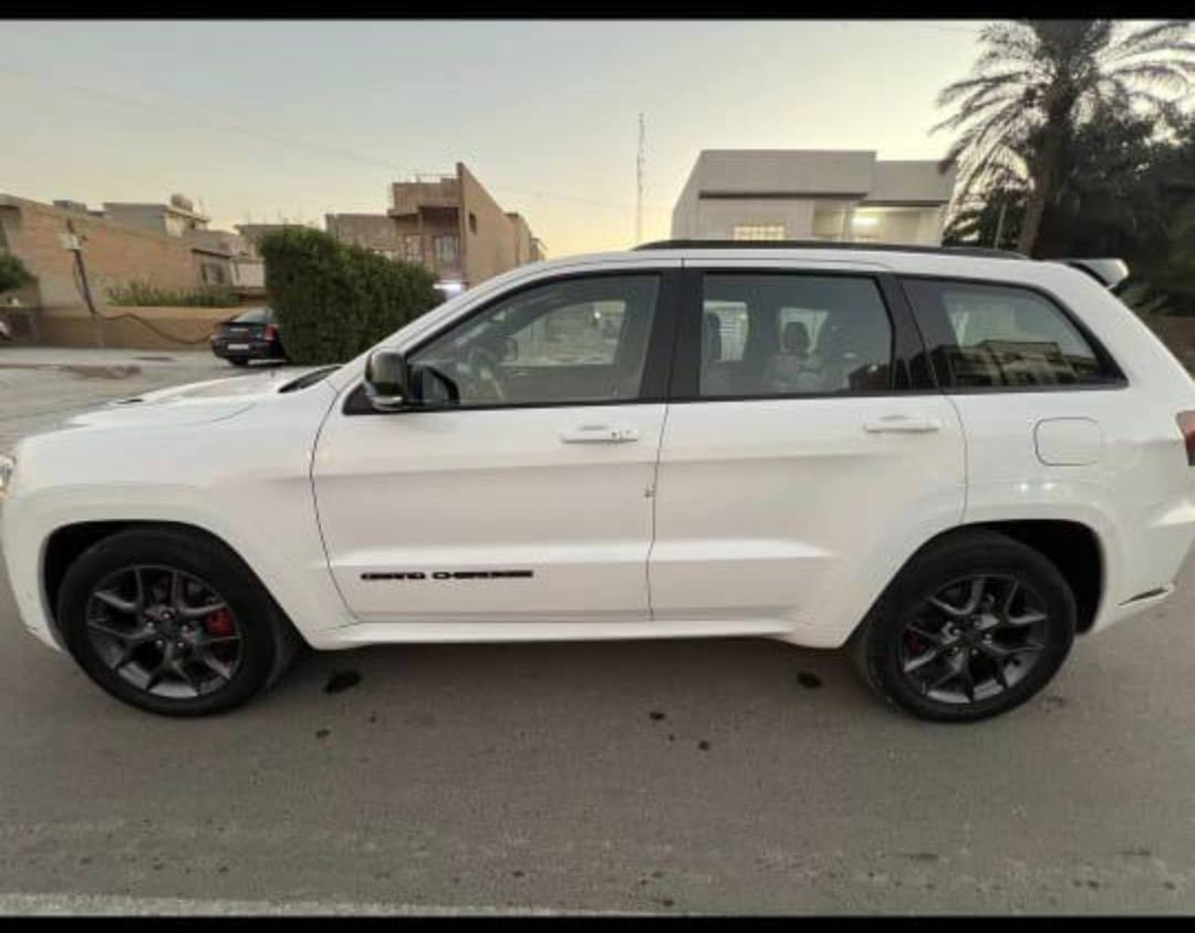 سلام عليكم للبيع جيب اس  ام رادار   S 2020 ( خـليـجـي )
ماشيه 39 ميل 
فول فول مواصفات فورويل بارنوما فتحة 

السياره كفاله عامه من الصبغ او البارد كير مكينه كلها كفاله عامه
عدا كارت تحت بك لايت بسيط و رصعه ب باب سايق ع كد 5سانتيم. تم سحب ب جهاز لا تكحيل ولا كارت

 ( وكاله هارلم) ام الرادار

مكينة  3600 6 سلندر  

 سقف بانوراما 

 كشنات جلد اسود و احمر+ كهرباء + تدفئه + خزن ٣ وضعيات 

 نظام النقطة العمياء 

 ويل حجم 20 بلادي سبورت 

 نضام خاص للطرق الوعرة 

تشغيل عن بعد 

مري كهرباء 

 مرايا متحسسة للضوه العالي 

 بخاخات لتنضيف اللايتات الامامي

 نظام تشغيل واطفاء المحرك اوتماتيكي للتوفير وعدم صرف الوقود عند الايقاف (AUTO START SYSTEM)

 

وضعيات قيادة التحكم بيهم عن طريق الماوس 

لايت زنون امامي ولد خلفي 

 تخم تاير جديد

اوتو بارك

 ستيرن كهرباء + تدفئه ستيرن 

 ريموت كنترول عدد 2 

 حساسات خلفية امامية
رقم بغداد
مكان السياره بغداد 

للاستفسار ***********
