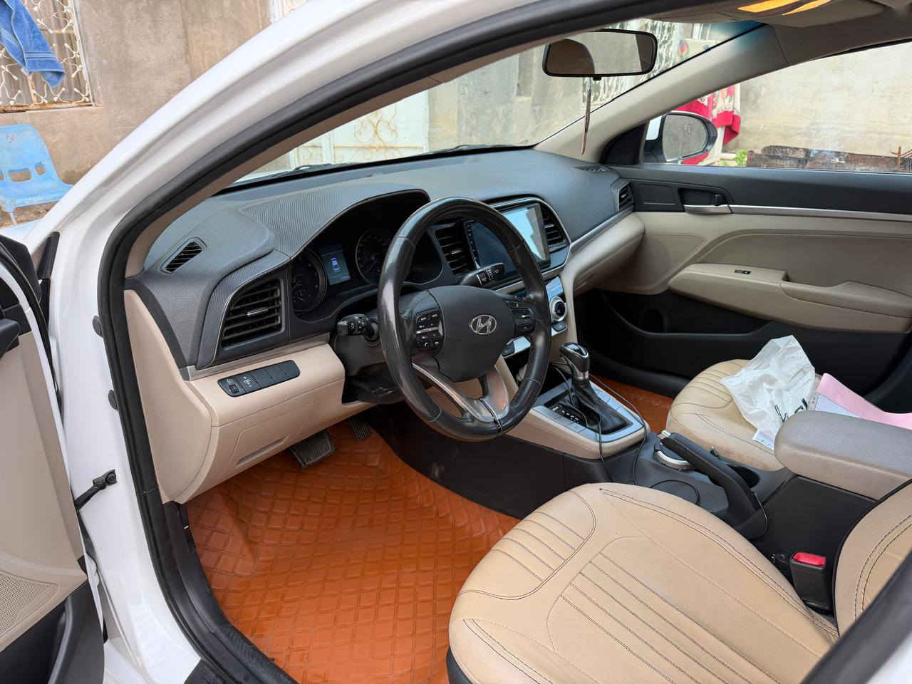 سلام عليكم
سياره النترا  2020 فول 1/1 خليجي كفاله عامه كير مكينه حداديه كله جديد بحالة الوكاله السياره ماشيه 53الف مواصفات السياره موضح بالصور حساس امامي خلفي مري شفط دخول ذكي بصمه  كأمره خلفيه صندوق ذكي  فتحه سقف 
السياره رقم بغداد
ملاحظه السياره مطلوبه للمصرف وجاي تتسدد استقطاع إلكتروني باقي الاقصاد سنتين 
السعر130 وبيها مجال بسيط
مكان السياره ميسان
‭٠٧٨٨ ٥٨٢ ٠٠٣١
مكلف بلنشر
