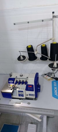 مكينة اوفرلوك • ٥ بكرة • استخدام شهرين