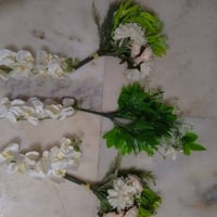 ٣ باقات ورد • ٣ أغصان ورد • ورد