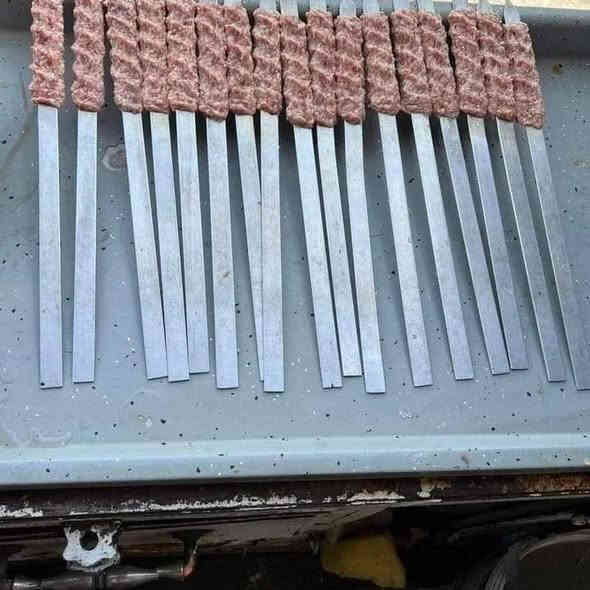 بسم الله الرحمن الرحيم
تعلن قصابة ابو تراب عن تخفيض سعر كيلو كباب ١٤٠٠٠ بدل من ١٦٠٠٠ / لحم عجل عراقي على ذمتنا
توجد خدمة توصيل كل مناطق الكوت ٢٠٠٠ دينار فقط للحجز على الارقام التاليه
***********
***********
