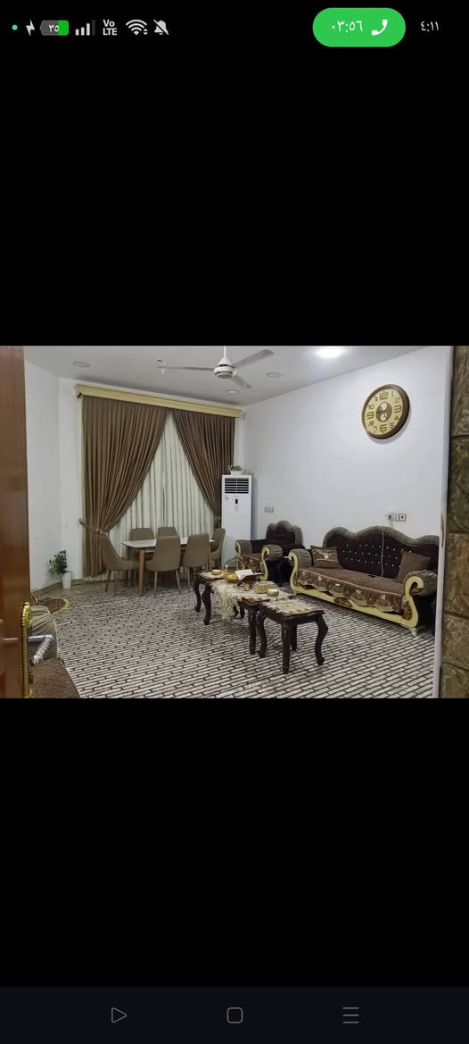 سلام عليكم بيت البيع يم  المتنبي  مساحت البيت 480.
يقع بينه شارعين. يحتوي البيت ع ستقبال + مدخل غرفتين مطبخ حار وبارد صاله حديقه ثنين طرامي. استفسار 👈🏻 ***********اثير
***********اسيا
