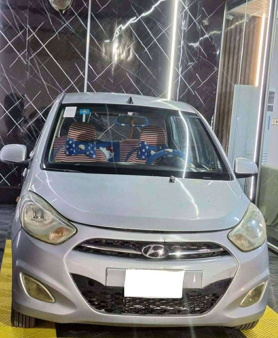 السلام عليكم سياره هونداي للبيع السياره جاهزه موديل 2012السياره رقم كربله انكليزي السعر 65رقم الهاتف***********
