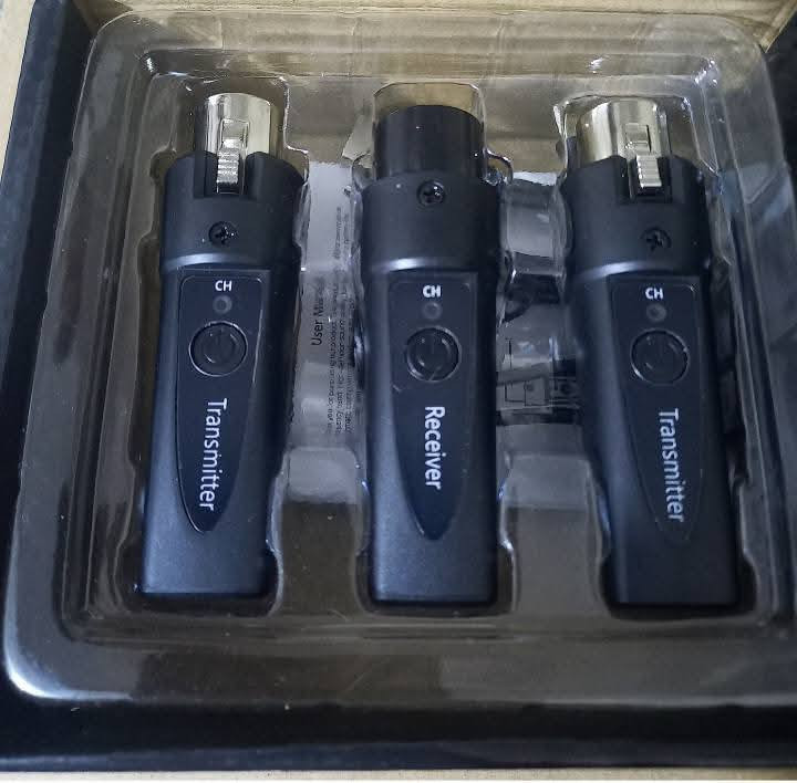 نظام صوت لاسلكي بتردد 2.4 جيجاهرتز (Wireless Audio System)، يعمل على تحويل الميكروفونات السلكية ذات موصل XLR إلى ميكروفونات لاسلكية. 
التقنية: يعمل بتردد 2.4 جيجاهرتز.
مسافة الإرسال: يصل مداه إلى 40 مترًا.
عمر البطارية: يوفر ما يصل إلى 12 ساعة من الاستخدام.
جودة الصوت: يتميز بنسبة ضوضاء وزمن وصول منخفضين.
التوافق: متوافق مع الميكروفونات الديناميكية وخلاطات الصوت.


**إذا كنت صاحب هذا الإعلان وتريد حذفه لأي سبب، رجاءا أرسل رسالة إلى الدعم الفني**