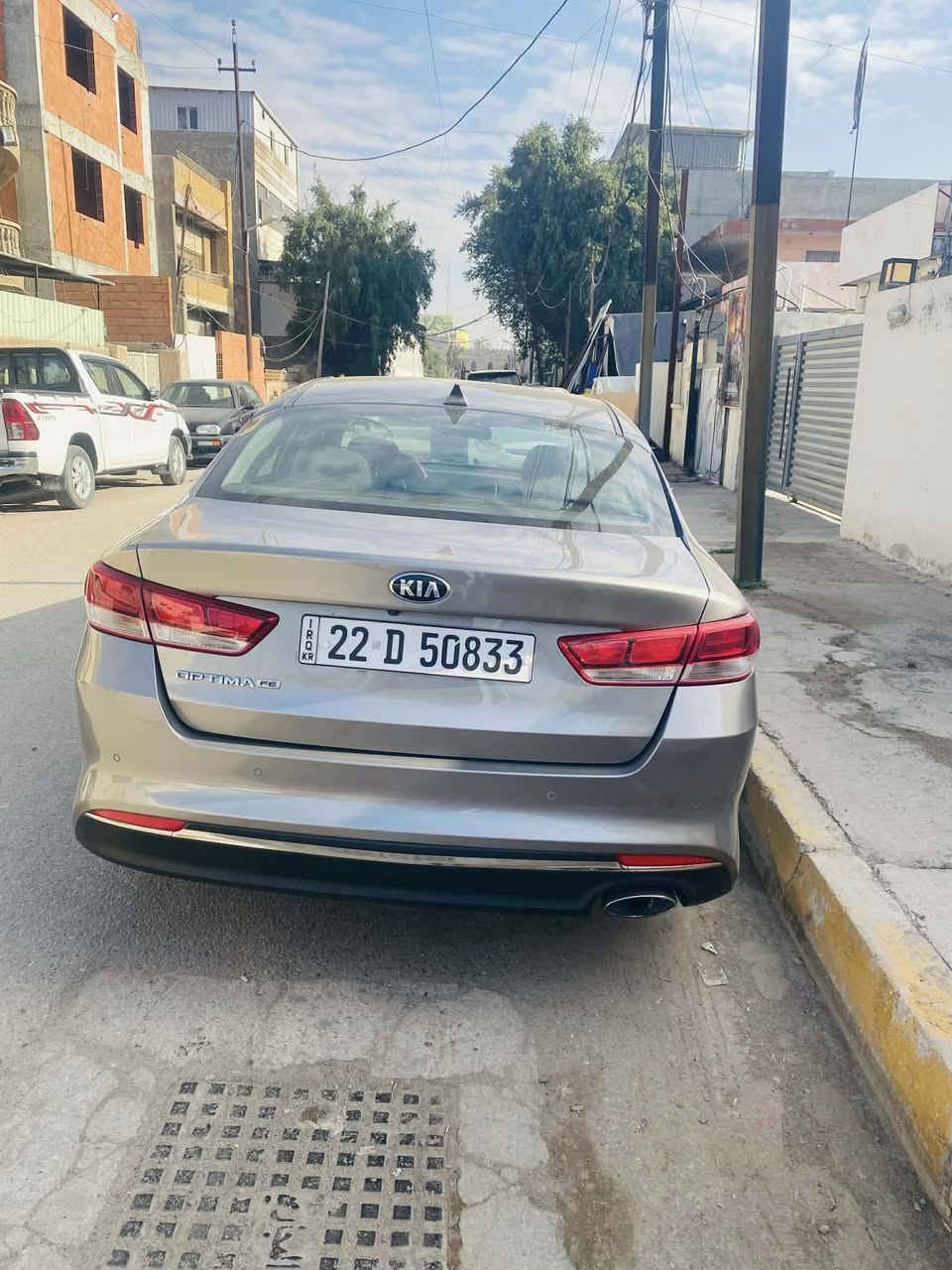 بيع او مراوس
كيا اوبتما موديل 2018   FE  وارد امريكي

السيارة كفالة عامة ماعدا ضرر امريكا البنيد فقط ومهنا بالعراق جوة قبغ البانزين فقط مكفولة من الشاصي والغد والدواخل 

سيارة  ماشية 90 الف 

رقم شمالي  الجديد هزة وفحص وسنوية كلشي جديد لل 29 

المحرك 2.4.معلي الكازكيت المرغوب  .انسى الدوانز يعني فول عادي وطير 

المواصفات :

مانع انغلاق المكابح ABS  . 

* المصابيح الأمامية مع LED . 
اشاير بالمرايات 
* حساسات خلفية  . 

* شاشه كبيرة مع نظام ملاحة نفكيشن GPS .

* الشاشة كبيرة  مع اوپشنات وكار بلي وخرائط 

رادار خلفي وبالمري 
3 انظمه قيادة رياضي واقتصادي وطبيعي . 

* محدد سرعة . 

* تلفون بلوتوث . 

* الرقم شمالي  تحويل ثاني يوم او وكالة 

السعر   128وبيها مجال 
*العنوان: بغداد الشعب 
للأتصال على الرقم 
***********
