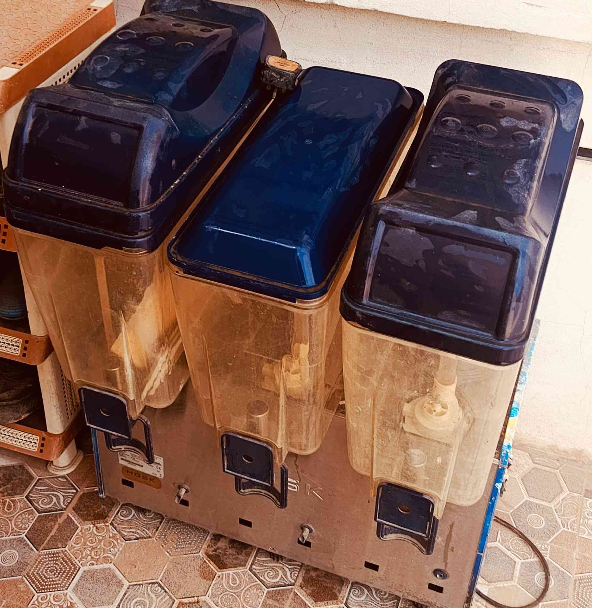 خلاط وبراد شرابت للبيع
نضيف بسعرمناسب 325الف
***********
