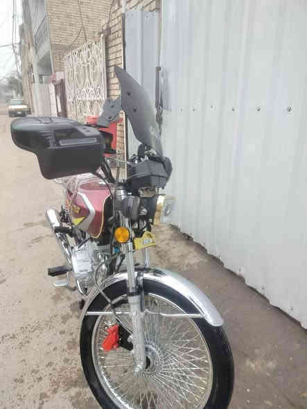 سلام عليكم دراجه تايكر موديل ٢٥ صارله اسبوعين من نازله من الرمبه بعد جديده واحله من الصوره كهربائيات كله شغاله الدراجه واحد على واحد مكاني بغداد دوره كفاءت صحه الاستفسار ***********وتساب فقط
