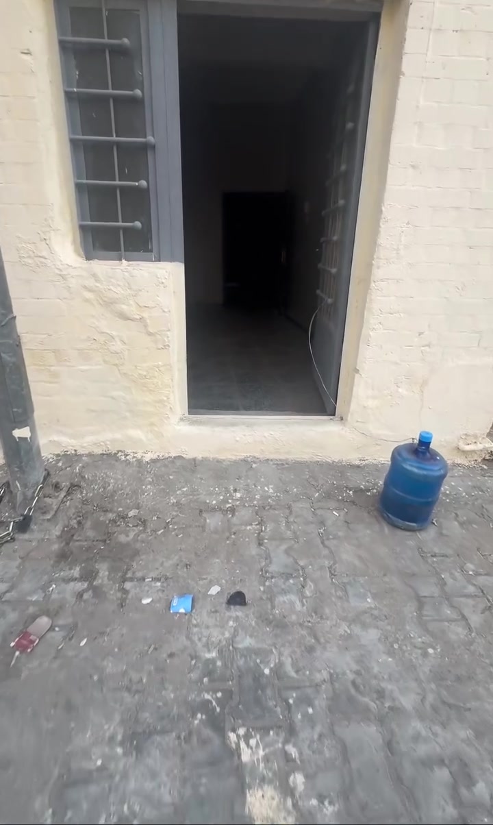 مشتمل طابق ارضي للايجار يحتوي على غرفه نوم وهول ومطبخ وخدمات الموقع :العظميه شارع عشرين قرب جامع ابو رابعه السعر:500 
لااستفسار:***********
