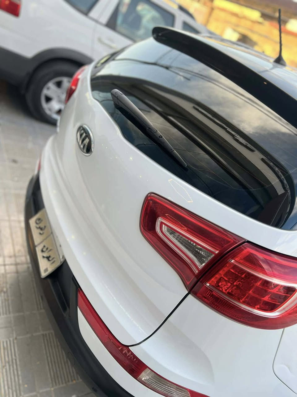 كيا سبورتج خليجي
موديل 2014
مكفولة من صبغ ولاضرر
كير محرك بشرط 
ماشيه 190 
هزة وسنوية منتهيه شرط تحويل 
مواصفات 
محرك 2000 
كير توماتيك +عادي 
شاشة +كامره 
تحكمات ستيرن 
بلوتوث 
جامات كهرب 
داخل اسود 
5ويل كب 
وباقي مواصفات معروفة 
السيارة جاهزه من كل نواحي 
السعر ب155 وبيه مجال 
للاستفسار اتصل على رقم ***********
