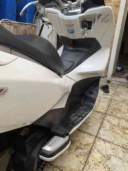 سلام عليكم pcxجيل ثاني ياباني مكفوله من كلشي حساس كله شغاله ياباني دراجه مكينه 150 مكاني شعب سعر 13 
تصال ***********
