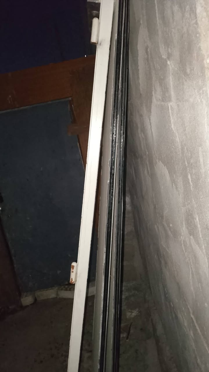 سلام عليكم جام خان للبيع ضد الرصاص الطول 3 متر الرتفاع 2 متر كامل مكمل السعر 300 وبي مجال  مكاني بغداد كرغوليه قرب اسواق سطنبول ***********
