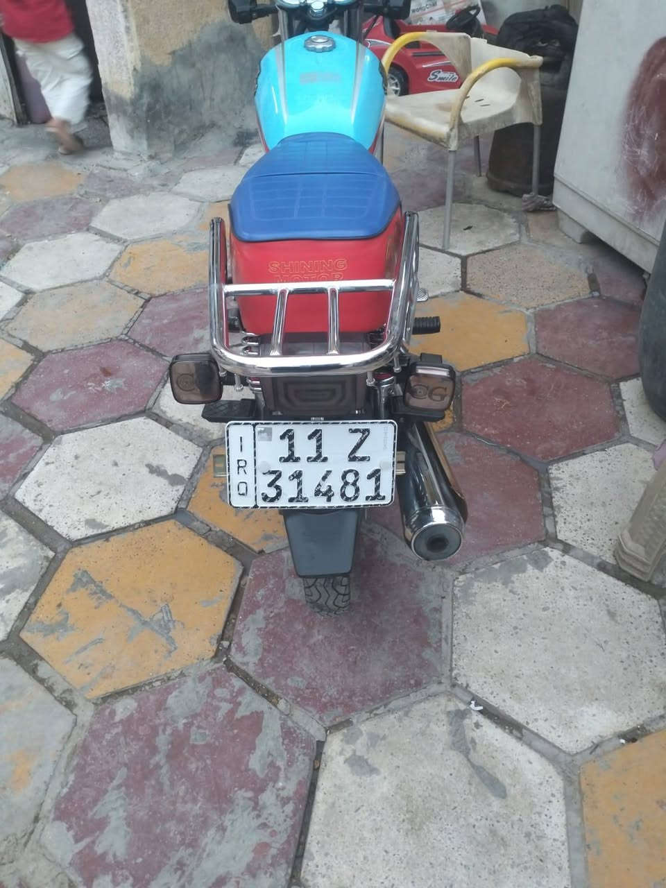 سلام عليكم دراجه شاينك ايراني اخت الجديده كهربائياته شغاله  كله شغاله لانضوح ولا تبخير  نضيفه تجي وتشوف شوفت عينك دراجه مرقمه رقم بغداد تحويل ثاني يوم عارضه /مليون ونص/                 /    1500/ وبيه مجال  العنوان بغداد مدينه الصدر   رقم الهاتف ***********
