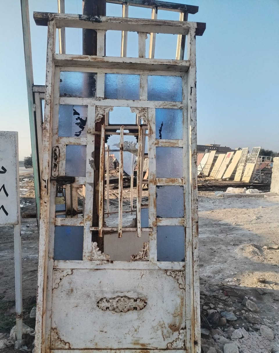 السلام عليكم بوب حديد واحد طلاكه وربع واحد طلاكه كاملات رقم الهاتف *********** //***********
