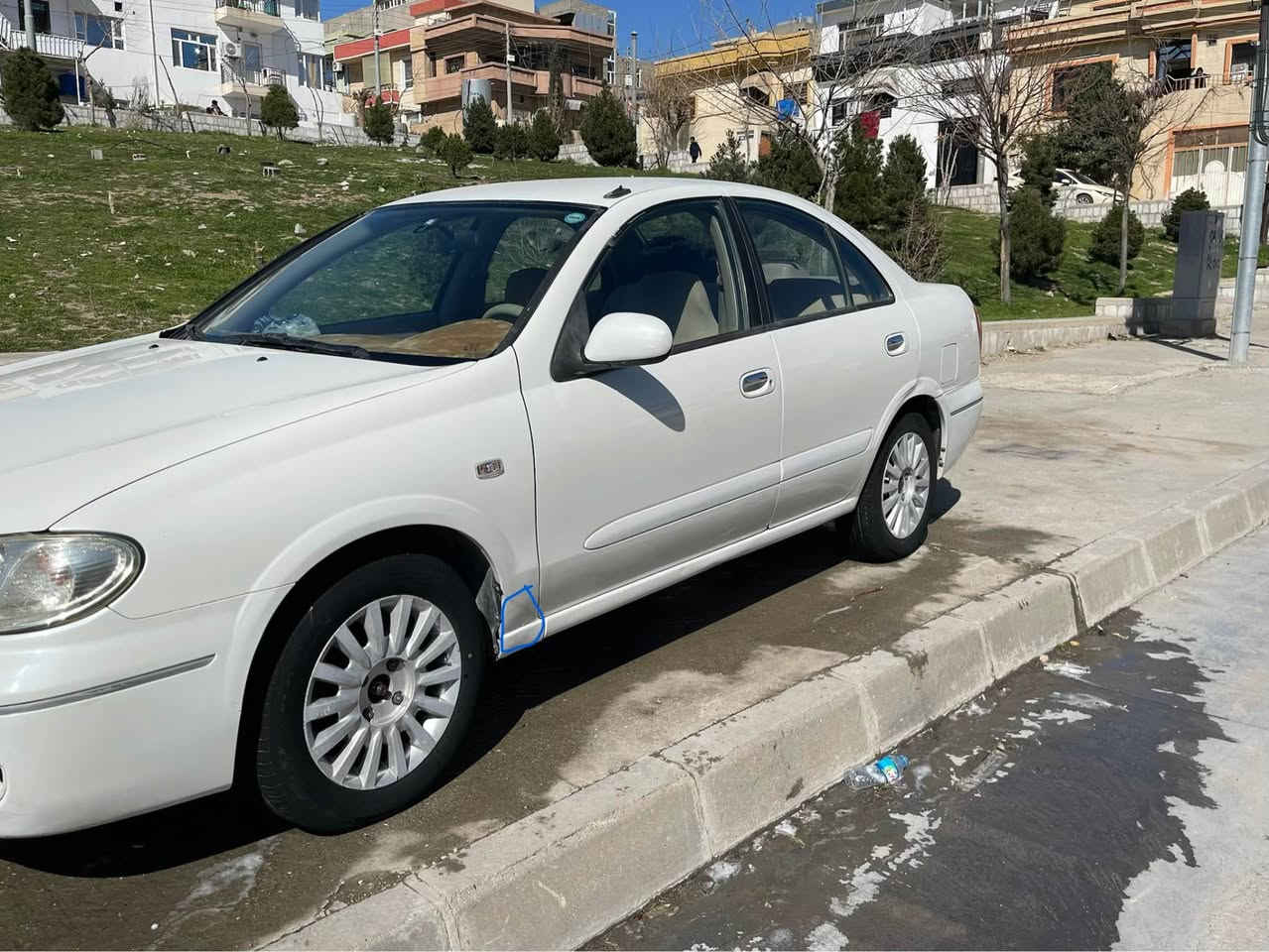 نیسان سەنی مۆدێل2009 یابانی گێڕ ئۆتۆماتیک مەکینە رەش گێڕ و مەکینەی بەشەرت  تەبرید سارد 🥶 و گەرم بەشەرت 4تایەی تازەی لەژێردایە دۆستەی لای سەکن بۆیاخە و 2پەڵە ساردی بچووکی هەیە شایەنی باس نییە 246هەزاری هەقیقی ڕۆشتووە  هەزەی هەتا2026تازەیە سەنەوی بەسەرچووە سەیارەکە ماڵی دۆستە ماسەفاتەکانی وەک 
ناوزەرد/چوارجام کارەبای/ئاوێنە کارەبای/کەلەو کۆنتڕۆڵ عەینەک/ویلکەپ یەدەنیکل مواسەفاتی تر 
لە دەعامی پێشەوە بۆ دەعامی دواوە بەشەرتی فیتەر  سەیارەکە ماشااللە دەوێت 
شوێن/سلێمانی
ئاسیا/***********
سعر/105گەڵاو معامەلە السليمانية, العراق
