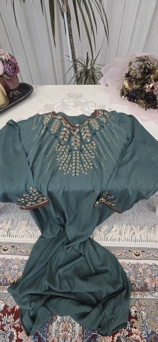 بە جوملە بەردەستە
٤ ڕەنگ
کشمیری فوول مەتاتی ئەسڵی
قیاسی L.XL.XXL
نقيمی شوشەی ڕەقەم شەش. بەشەرتی شۆردن
گەیاندنمان هەیە
***********
ڤایبەر و واتس ئاپ.
بە نیو دەرزەن و دەرزەن بەردەستە
