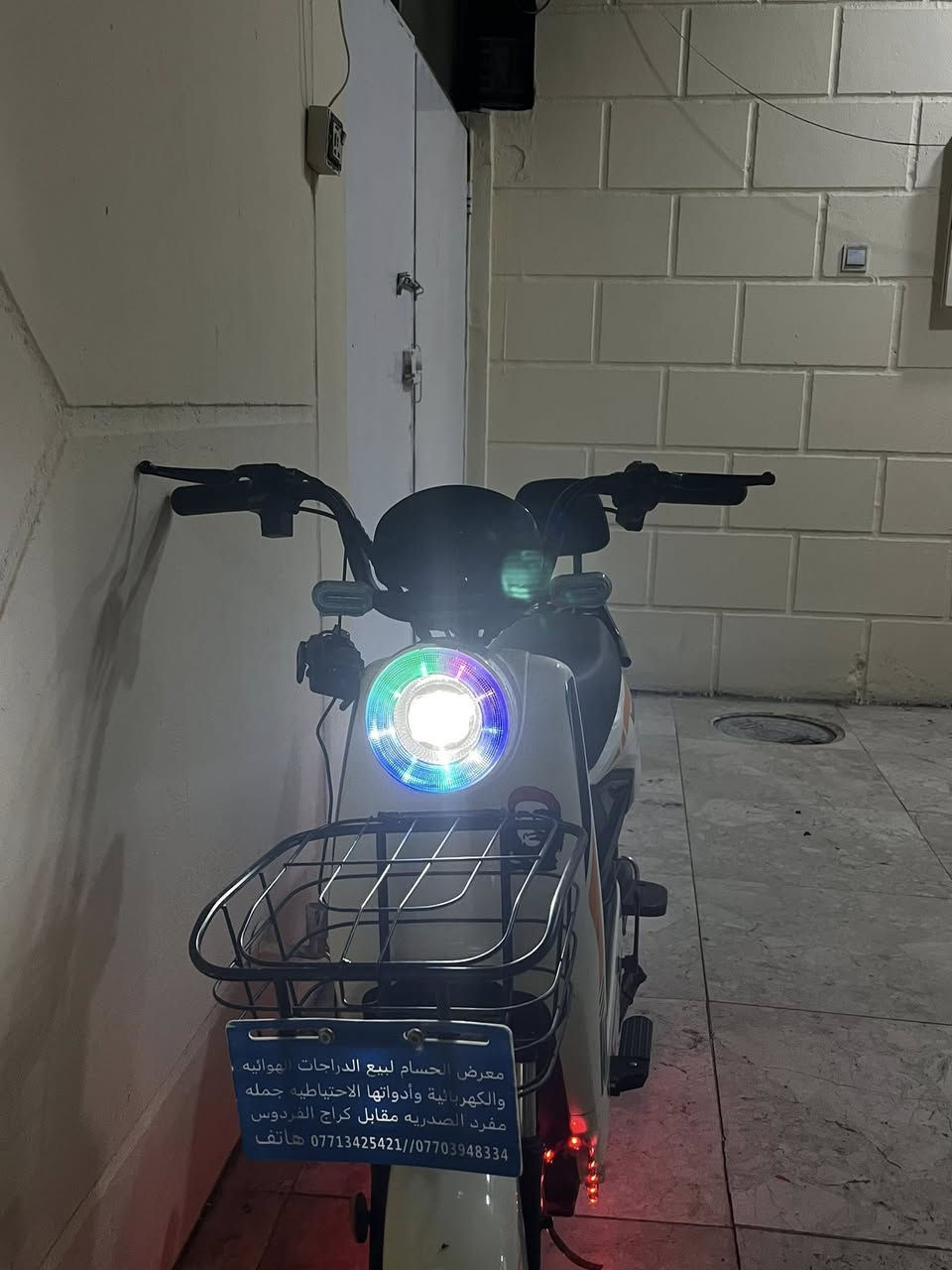 دراجه شحن كلاسيكي
حجم 10 في 275
اسم الموديل كلاسيكي
4 بطاريات كبير قياس 20 ابيرمأأ V
ملف 500 واط *
نقطع مسافة 45 كيلو متر حقيقي
مواصفات
أم بي اثري
لايت +لد نهاري
اشاير خلفي أمامي يمين ويسار
4 دواسات خلفي امامي
4 دبلات خلفي امامي حاطا ٧
دبل استان وسط وخلفي تشغيل واطفاء عن بعد مانع سرقه انذار كشن منفصل
قفل كهربائي
ابريك حساس بنزات خلفي امامي
الموقع !بغداد جميلة قرب علوة 58 قرب سوق الرضوي
الاستفسار ***********
