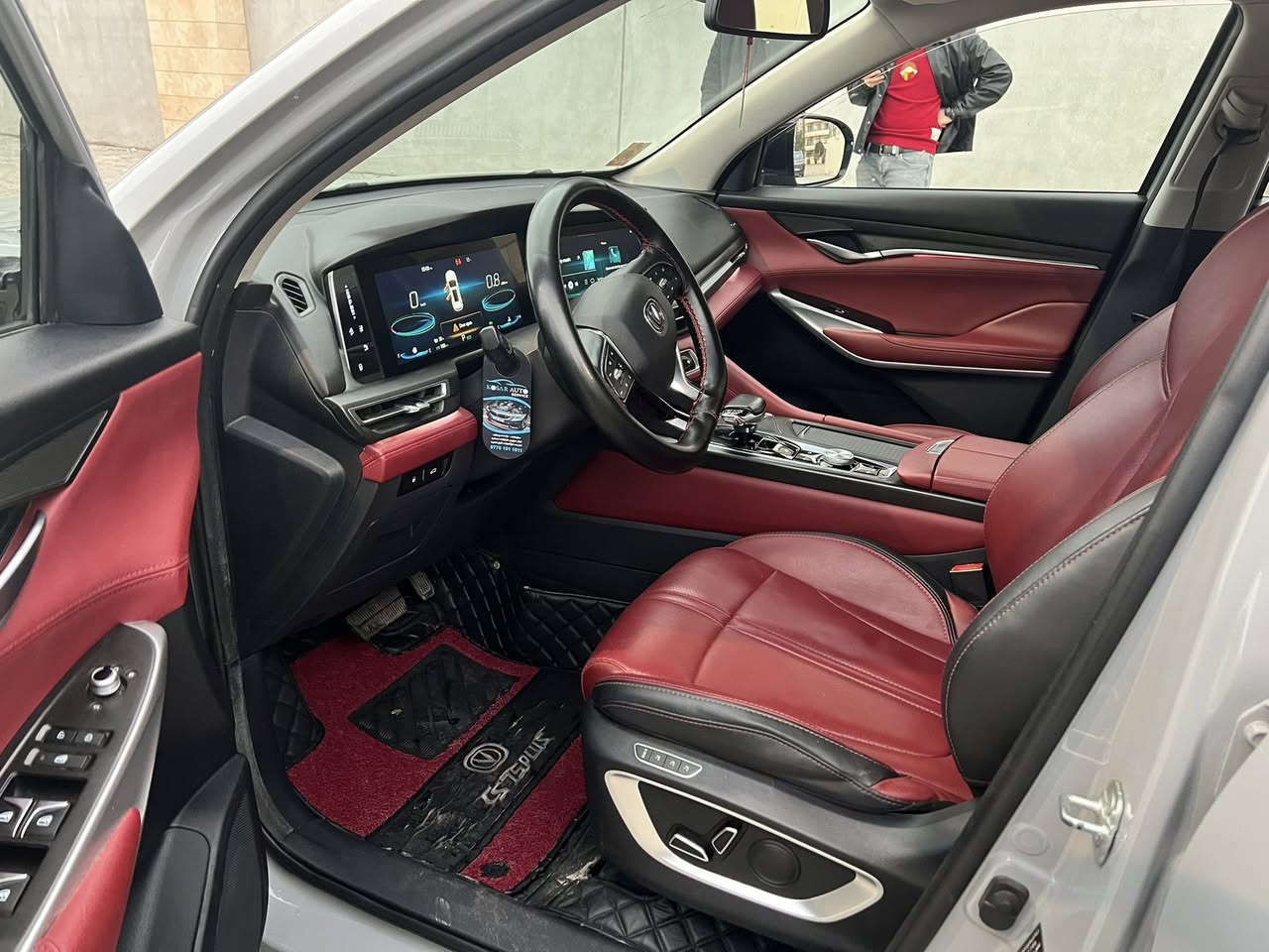 شانجان Cs75 بلاس كفالة عامه سيارة موديل 2023  ماشية km34
فول مواصفات
محرك 2.0تيربو
رقم وسنوية جديد باسمي شرط تحويل
محرك وكير بشرط 
سيارة فول مواصفات اعلى فئه 
مكان سيارة سليمانية 
للاتصال ***********
