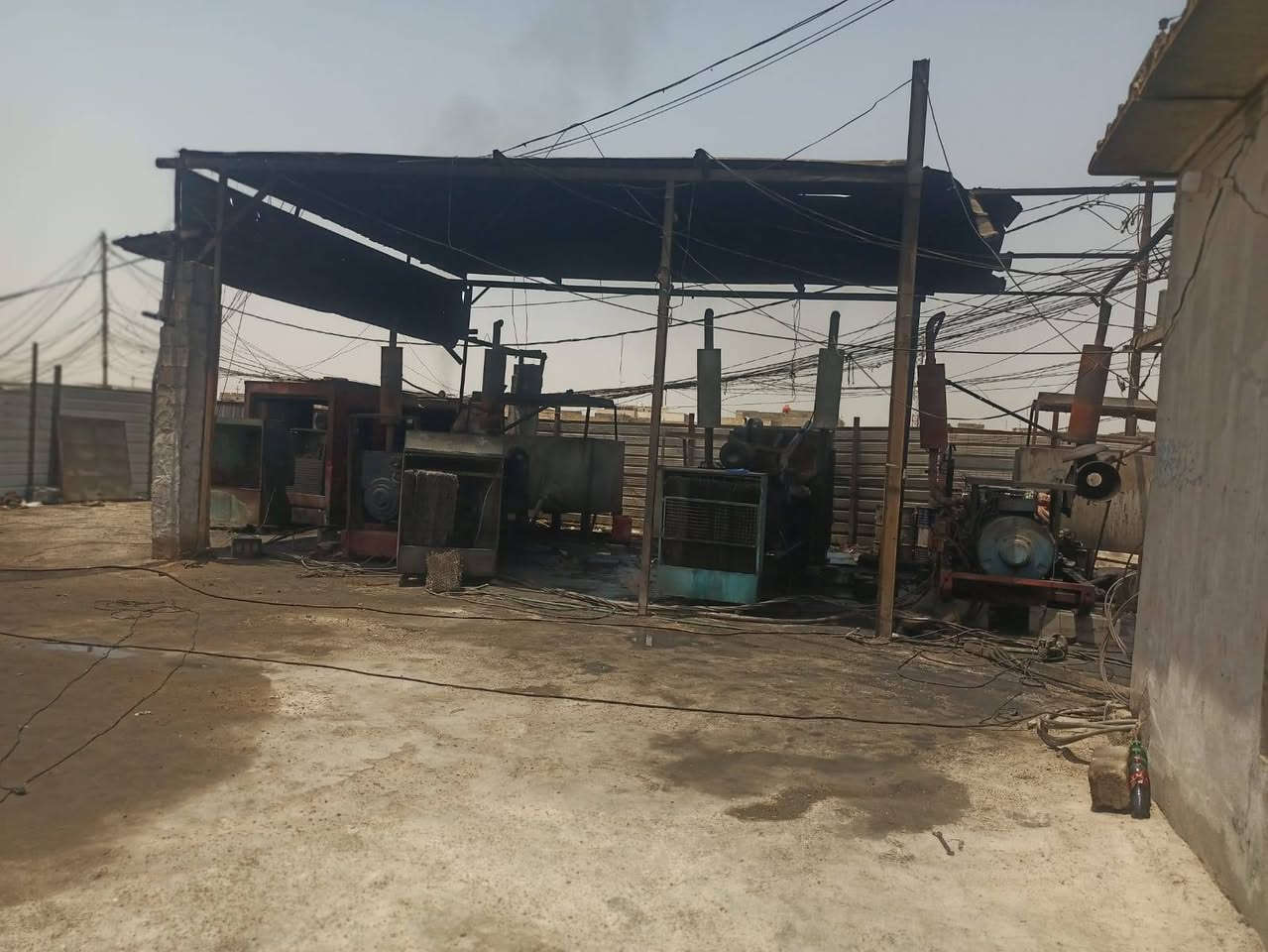 السلام عليكم
موقع للبيع يحتوي على اربع مكاين 
2 دايو  دوزان  
1 مكينة افيكو
1 مكينة ألبي 8 سوبر 
مسجلة حصتها   450kv
حمل الموقع 1800 قابل للزيادة 
العنوان كوفة شارع علكم 
 للاستفسار الاتصال على الرقم 
رقم الهاتف  ***********
