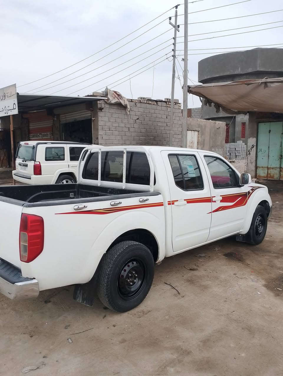 نيفارا للبيع موديل 2012 رقم دهوك السياره جاهزه محرك كير طخم تاير حداده ممتاز
مگفوله من الگلبه والچفيه
 بيها ضربات وبيه صبغ
السعر النهائي 63 $
السياره موجوده في البصره 
‏‪0781 871 1147‬‏
‏‪0770 326 8241‬‏
