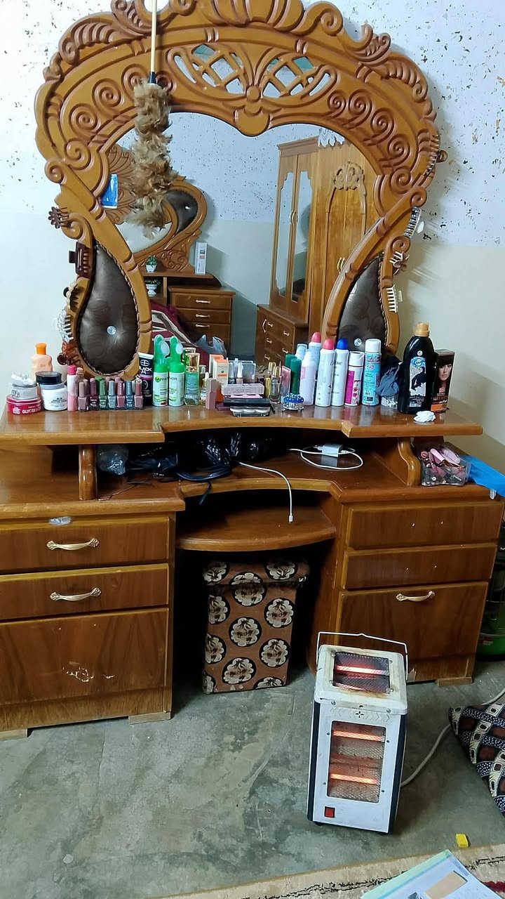 السلام عليكم غرفه اخشاب نضيفه فصال عراقي 
بيها شويه اضرار 
العنوان حي الانتصار 
السعر 700وبيها مجال 
الشراي يجي خاص


**إذا كنت صاحب هذا الإعلان وتريد حذفه لأي سبب، رجاءا أرسل رسالة إلى الدعم الفني**